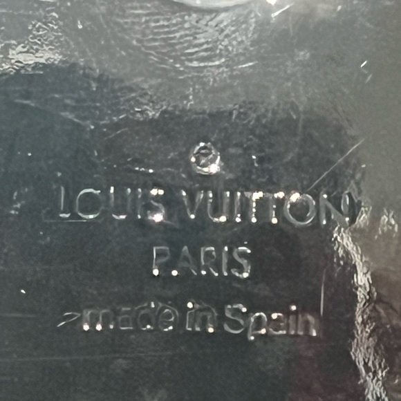 LOUIS VUITTON LV LOGO GOLD BLACK PATENT LEATHER SOBE CLUTCH BAG PURSE - Picture 2 of 13